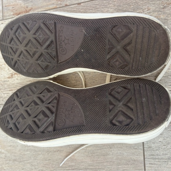 Comme de Garçon PLAY x Converse Unisex Chuck Taylor Lace Up Sneakers - Picture 8 of 12